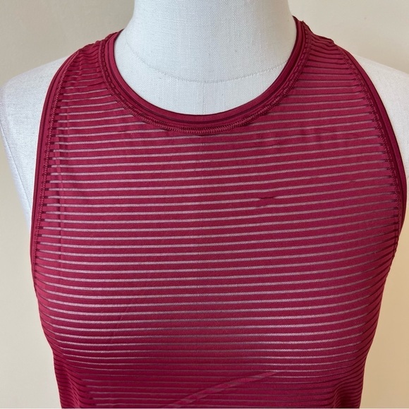 Lululemon striped mesh high neck open back sleeveless tank 13048 - Picture 9 of 10
